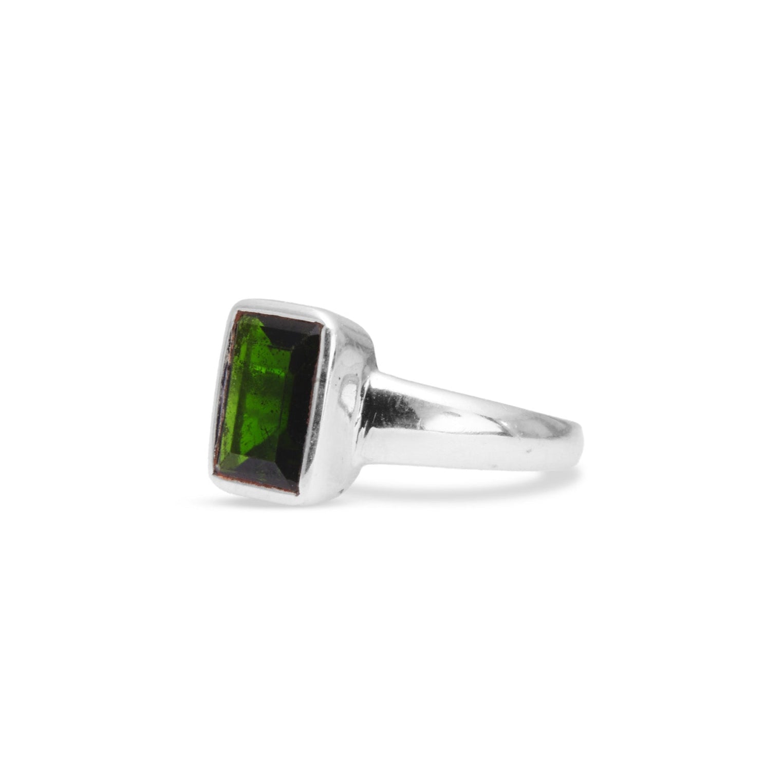 Chrome diopside rectangle faceted ring with bezel and thick band