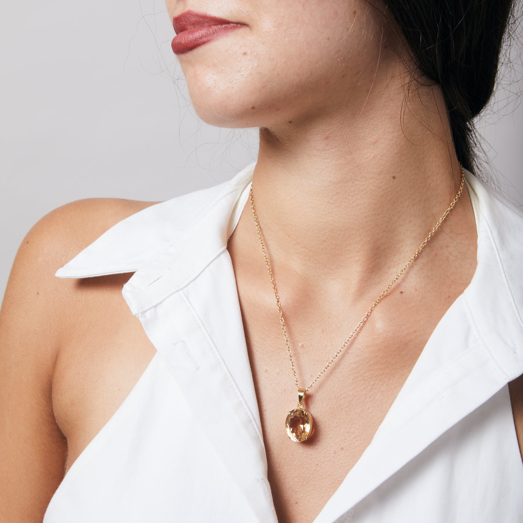 Citrine faceted oval claw set Necklace