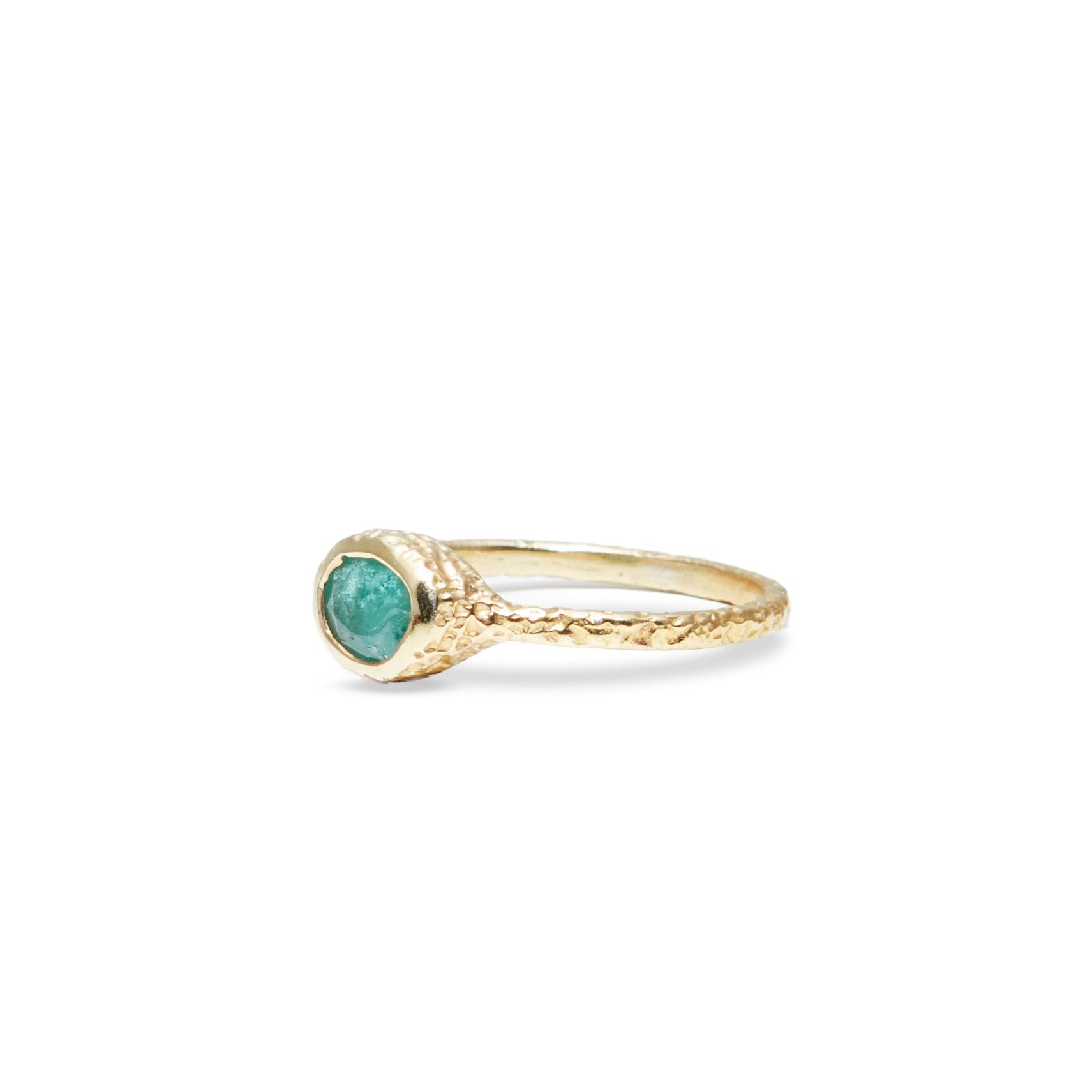 Emerald faceted oval bezel hammered band Ring