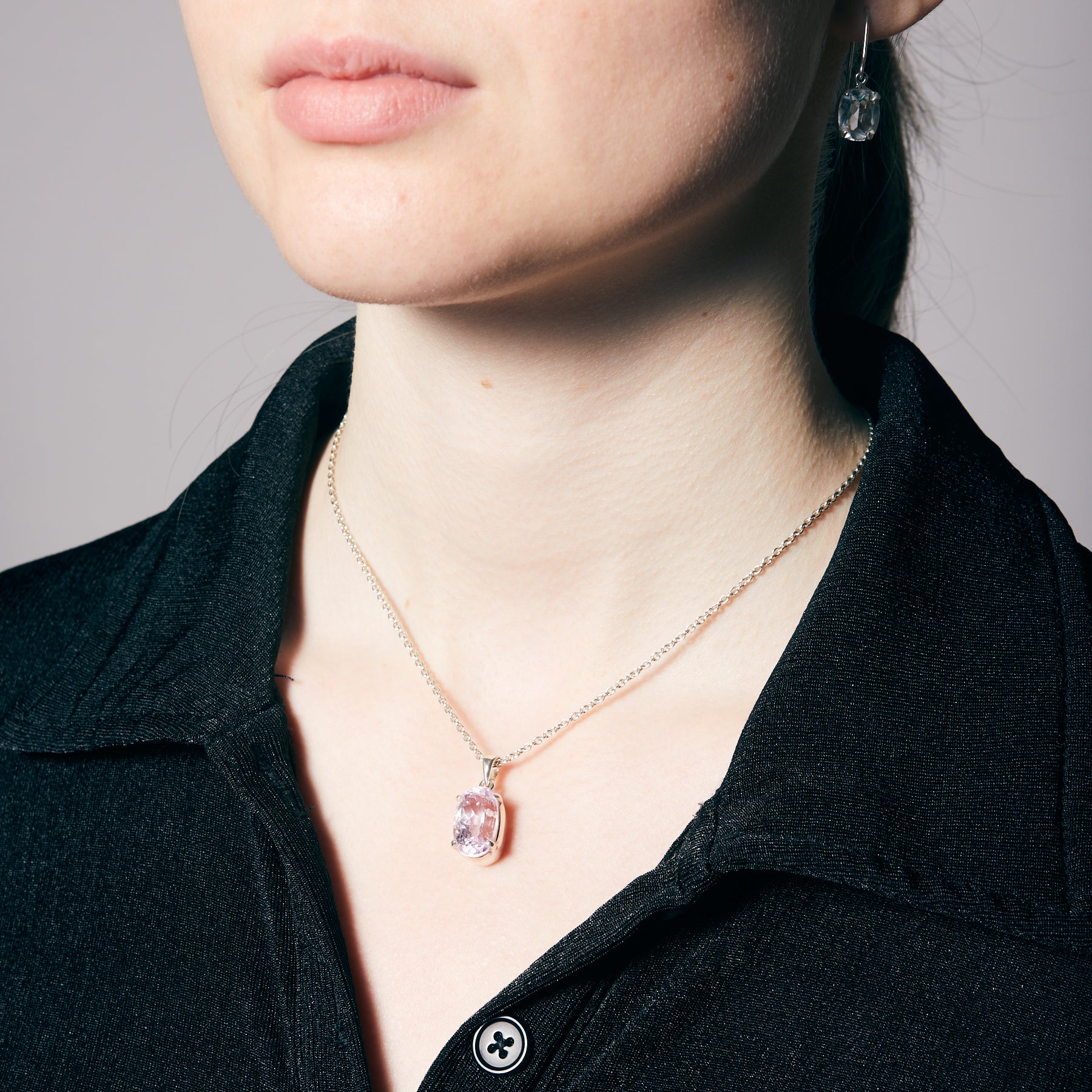 Kunzite faceted oval claw Necklace