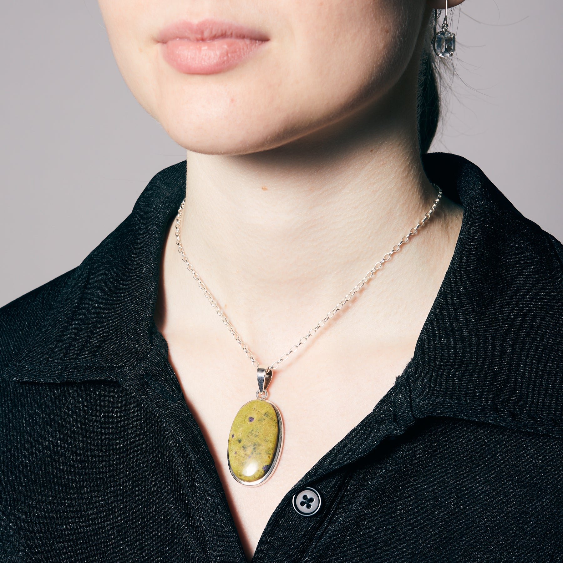 Serpentine Stichtite cabochon oval bezel set Necklace