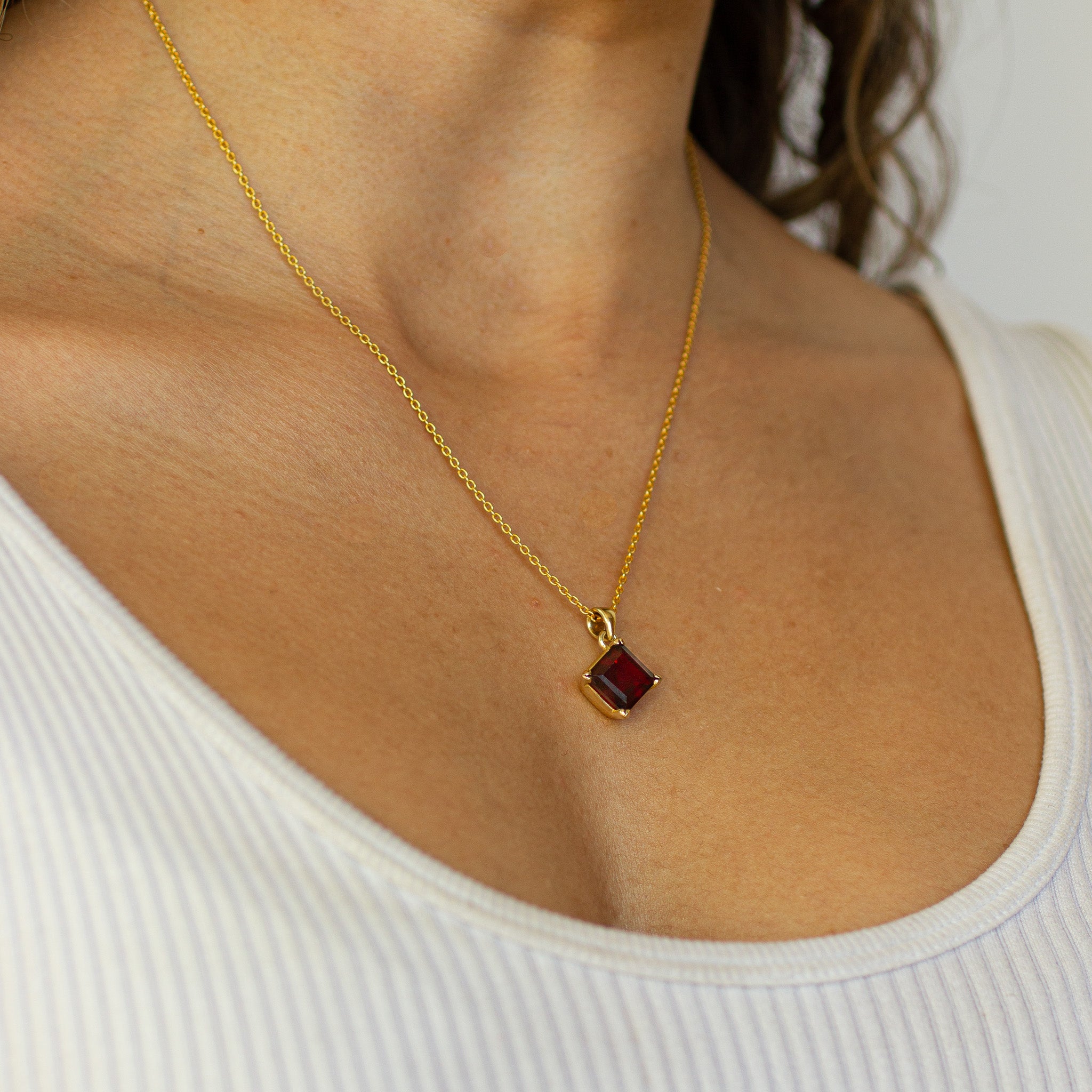garnet faceted square diamond set necklace