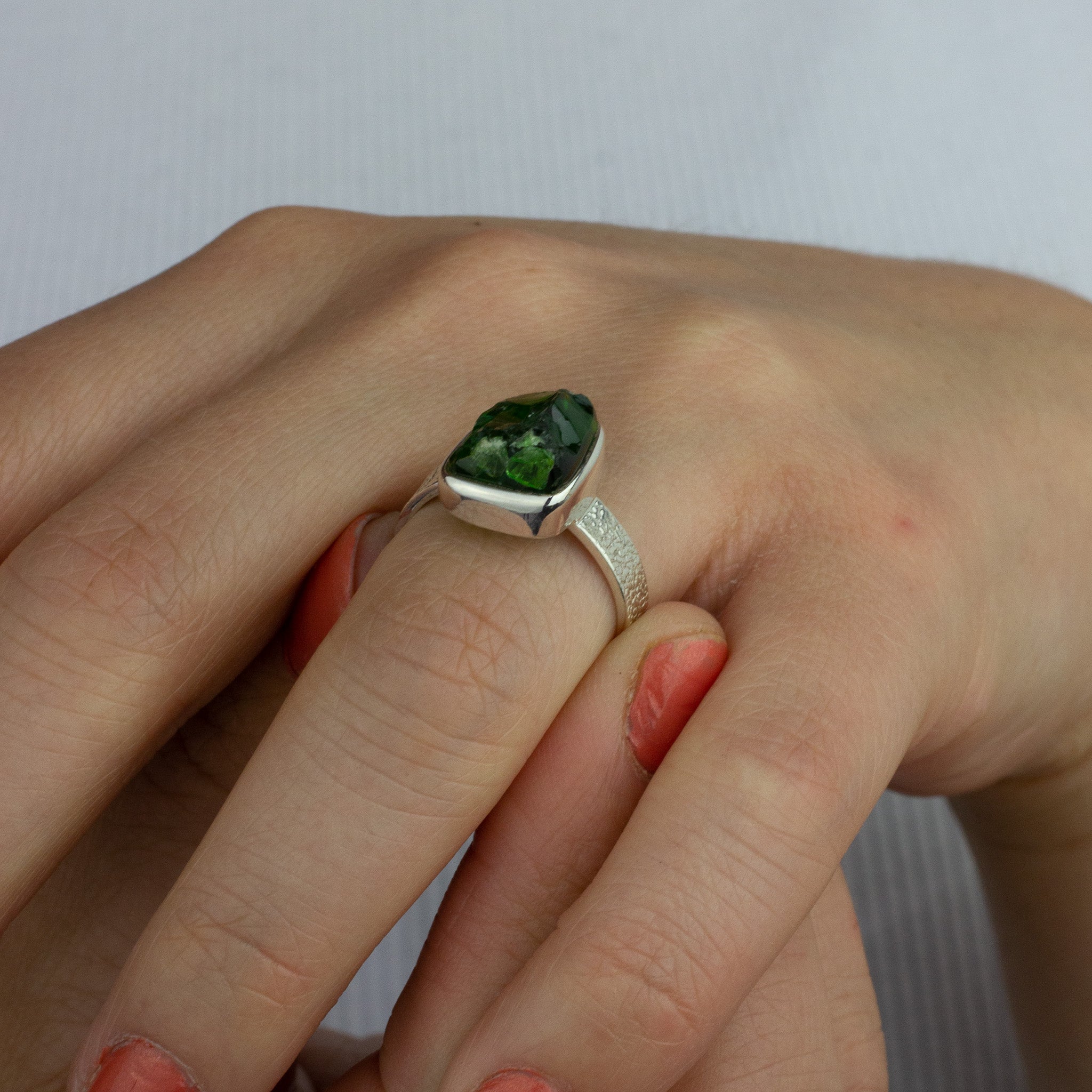 Chrome Diopside Ring