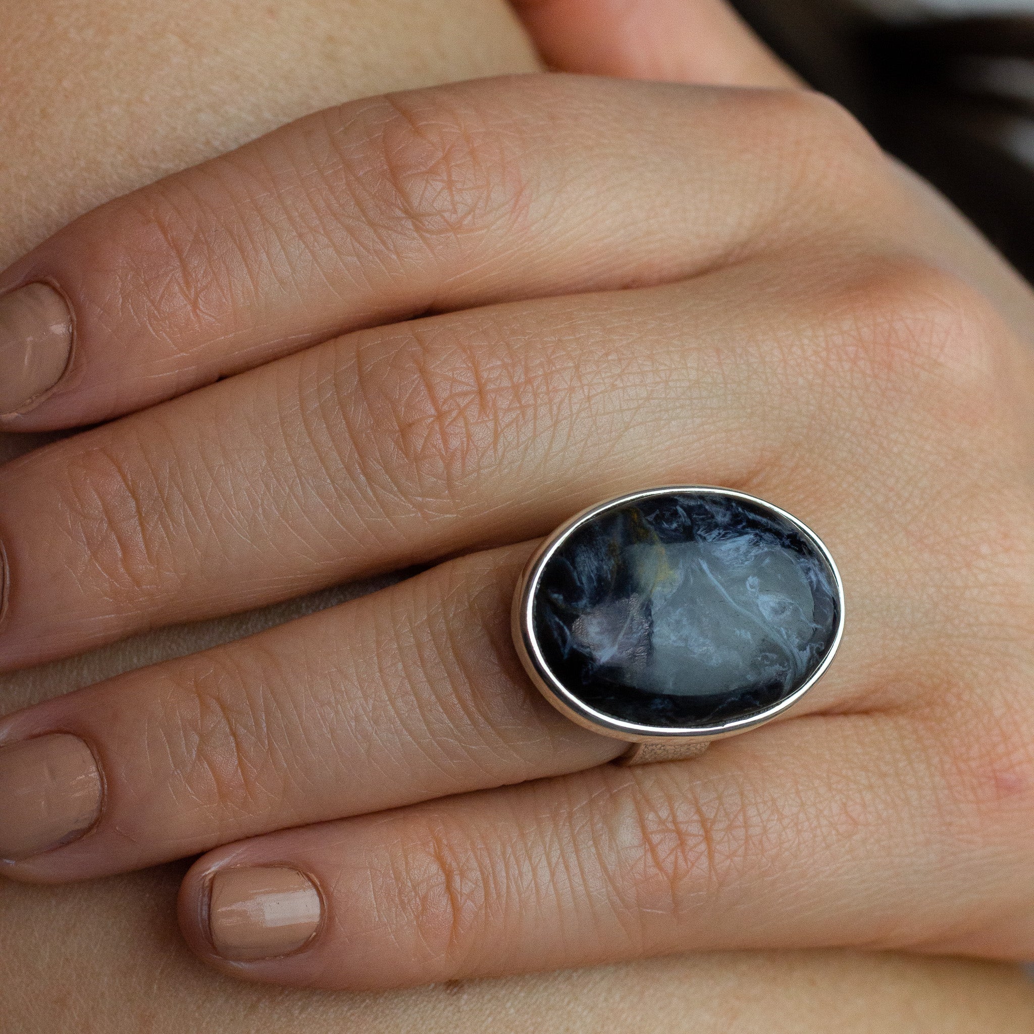 Pietersite cabochon oval Ring
