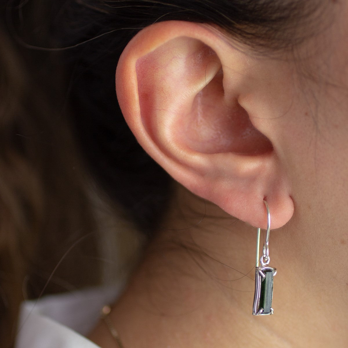 green tourmaline rough rectangle claw set drop earrings