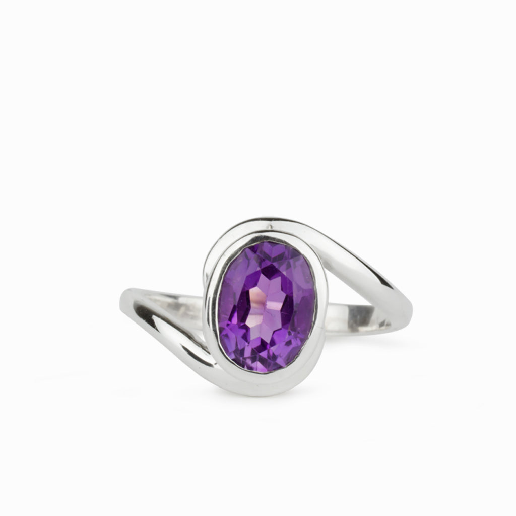 Oval shaped Amethyst ring
