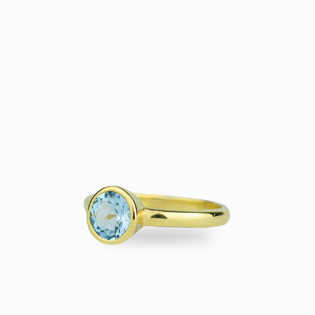 blue topaz ring vermeil yellow gold faceted round