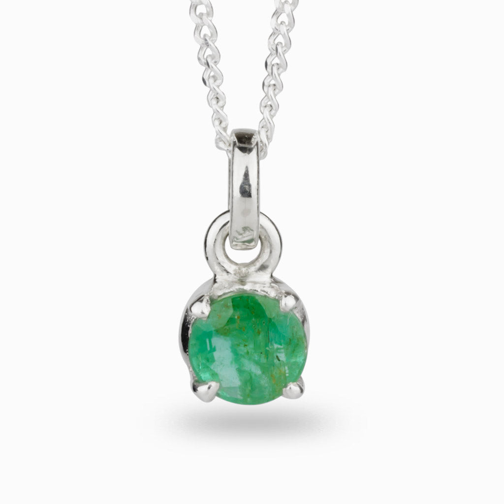 Round shape Emerald Necklace