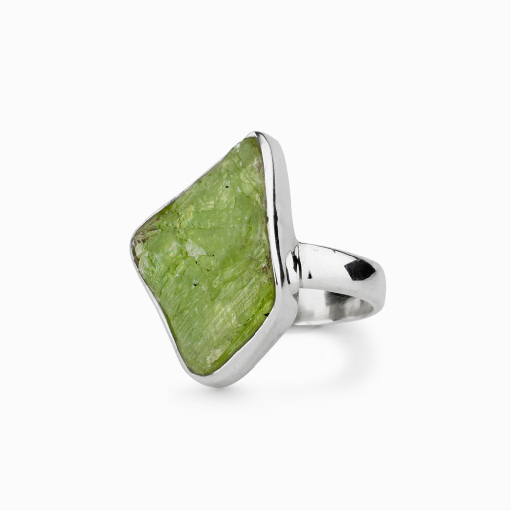 Free form, Green Kyanite Ring