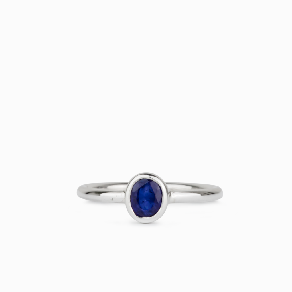 Oval shape Sapphire ring